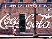 Coca-Cola là một đồng tài trợ cho rước đuốc Olympics Bắc Kinh 2008