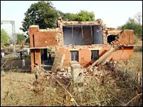 स्टेशन पर नक्सलवादी हमला