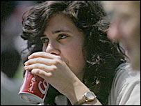 مصرف زیاد کولا سبب پوکی استخوان در زنان می شود