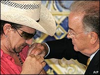 Bono e o presidente português Jorge Sampaio