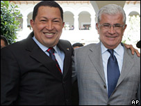 Hugo Chávez (esq.) e Alfredo Palacio