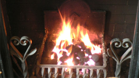 Tân cysurus - rhywbeth rhy ddrud i rai