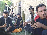 Es Sadr'a bağlı Mehdi Ordusu militanları