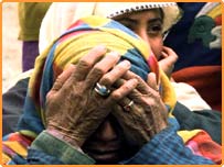 پنجرے میں قید