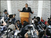 Andres Manuel López Obrador fala com a imprensa