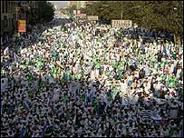 تظاهرات کفن پوشان در کراچی