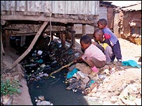 Quase metade da população urbana vive em condições precárias, segundo Cepal