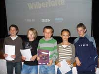 Schoolchildren with prize