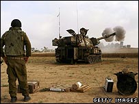 Pháo binh Israel tiếp tục nã đạn vào Gaza