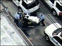 Ambulância perto do local do tiroteio