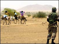 Darfur'da Arap Birliği askeri