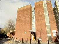 Bloco de apartamentos em Bristol onde o cadáver foi encontrado