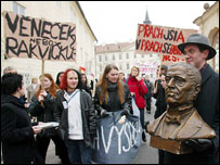 Protestující studenti