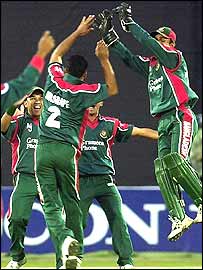 ایک روزہ میچوں میں یہ بنگلہ دیش کی دایک روزہ میچوں میں یہ بنگلہ دیش کی دسویں کامیابی تھیسویں کامیابی تھی