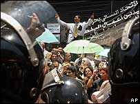 protesto no Cairo contra forma de realização do plebiscito sobre reformas eleitorais