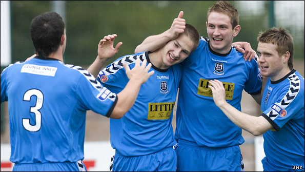 Elgin City were too strong for Annan at the weekend