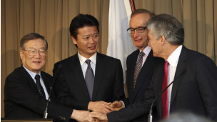 左起：外相玄叶光一郎，防卫大臣森本敏，澳大利亚外长鲍勃•卡尔，防长斯蒂芬•史密斯