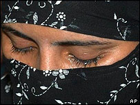 زنا بالجبر کا شکار ہونے والی ایک خاتون