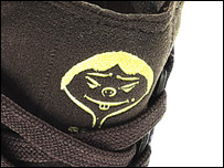 जूते पर कार्टून