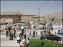 تظاهرات حمايت از غنی سازی در محل تاسيسات اصفهان