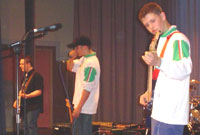 Cabalatchio ym mrwydr y bandiau Radio Cymru