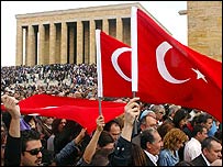 Anıtkabir'e yürüyen kalabalık