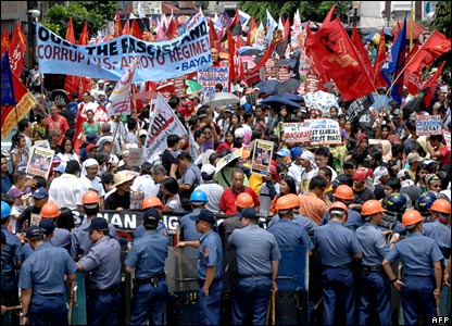 Hàng ngàn người Philippine xuống đường biểu tình