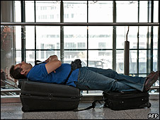 Pasajero varado en Italia.