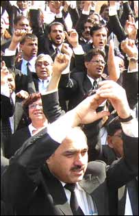 کراچی میں وکلاء برادری کا احتجاج