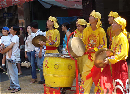 Lân trong ngày Tết