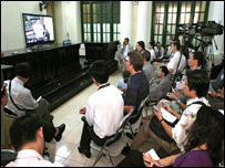 Báo chí theo dõi phiên xét xử luật sư Nguyễn Văn Đài về tội 'chống phá nhà nước'