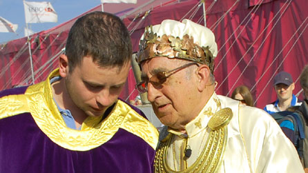 Gair yn ei glust gan yr Archdderwydd