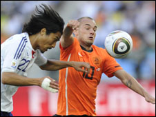 ناكازاوا يصد ويسلي سنايدر