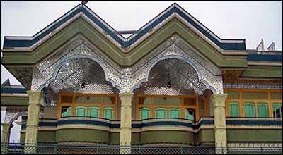 کاخ واره ای در شهرک شيرپور- عکسها از سايت پشتوی بی بی سی