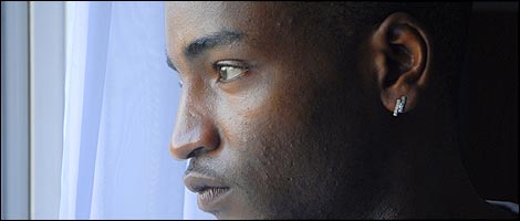 Flash watches his back (film picture)