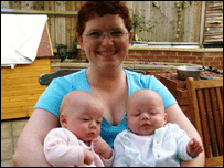 Michelle com os gêmeos