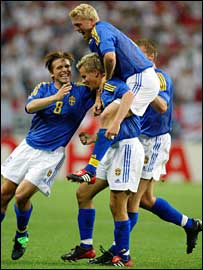 Trung vệ Niclas Alexandersson