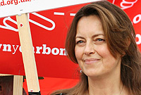 Greta Scacchi yng Nghaerdydd