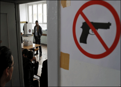 Gjatë votimeve pati incidente të shkëputura dhune, disa prej tyre në veri.