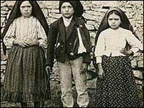 Lúcia, Francisco e Jacinta disseram ter visto a Virgem Maria