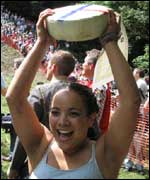 Dione Carter, winner of the 2004 women's race