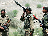 وزیرستان میں فوج: فائل فوٹو