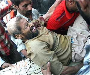 भूकंप में सैकड़ों लोग हताहत हुए