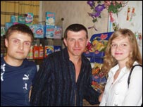 Молодь у барі в Мацківцях про політику говорить неохоче