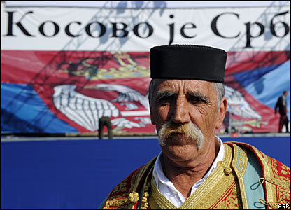 Motoja e demonstratës ishte "Kosova është Serbi"