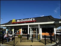 Caminhão da rede McDonald's carregado com biocombustível