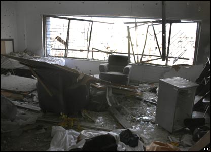 Hư hại bên trong nhà Nariman