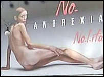 Última campanha de Toscani, mostrando modelo anoréxica, também causou polêmica