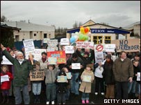 海滨小城希顿人抗议特易购