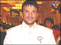 Peter Andre goes the Bollywood way